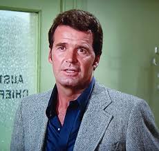 Dick VanDyke reunion.The guy in the beard is not 'Angel' from the Rockford  Files but Larry Mathews, Richie.