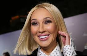 Мы просто обожаем рубрику «вспомнить все», поэтому постоянно ищем архивные фотографии наших звезд. Lera Kudryavceva Vpervye Posle Pereloma Krestca Vyshla V Svet