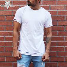 erkek t shirt panosundaki pin