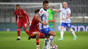 In seiner jugend spielte jovetić im nachwuchs von fk mladost podgorica, ehe ihn der fk partizan aus belgrad 2003 abwarb. Jovetic Debut Doppelpack Gegen Liverpool Ein Topsturmer Fur Hertha