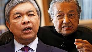 Menurut baharuddin lagi pada kad pengenalan (ic) biru milik dr mahathir, turut tertera nama mahathir bin mohamad dan bukannya anak lelaki iskandar kutty seperti didakwa sesetengah pihak. If Zahid Acknowledged Pm Mahathir S Indian Lineage Then Other Non Malays Can Also Become Prime Minister Rebuilding Malaysia