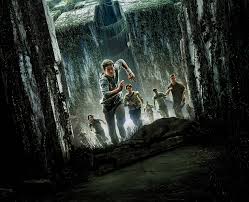 Time stops as she enters the dreaded maze and she, along with her brother and friends. Wallpaper The Maze Runner Film Kaya Scodelario Running Young Man
