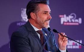 Alejandro galán presenta una entrevista con el actor héctor parra quien nos cuenta un poco sobre su paso por el mundo de las telenovelas. L 18jdysn6br M