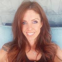 Lori Beno's Instagram, Twitter & Facebook