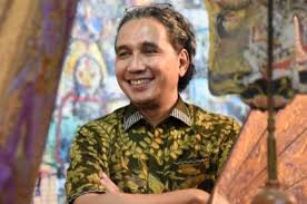 Karena itu, keteledoran yang telah dilakukan pihak direktur jenderal (dirjen) kebudayaan kemendikbud hilmar farid tidak seharusnya selesai dengan permohonan maaf. Mbjkjdtrgvpqnm