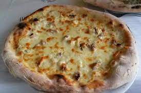 Cuoceremo in forno e serviremo. Pizza Gorgonzola E Noci Bild Von Gran Morane In Contrada Modena Tripadvisor