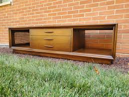 Current price $343.38 $ 343. Emphasis By Broyhill Premier Walnut Rolling Cocktail Table Etsy