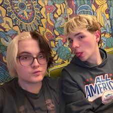 Eli Hewitt (@elijah.hewitt.359) • Facebook