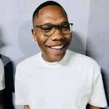 Chani Williams's Instagram, Twitter & Facebook