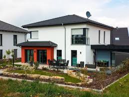 Das malli walm haus ist mit seinem markanten dach die villa unter den einfamilienhäusern. Einfamilienhaus Mit Walmdach Family Haus Gmbh Co Kg