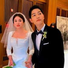 If the unofficial one is true…then she is not the same age as bi. Song Joong Ki Song Hye Kyo Actors Divorce Reason Revealed Expelling Rumours Entertainment