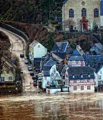 Eine kleine fels und hochwasser tour. Hochwasser Steigt Cochem Und Zell Betroffen Rheinland Pfalz Rhein Zeitung