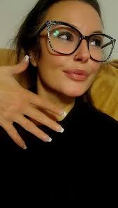 What to use near the top of the tip where it meets the cuticle to seal the  edge and prevent lifting?