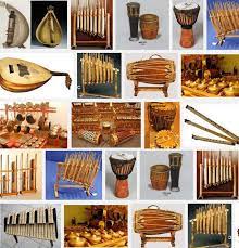 Contoh alat musik melodis berdasarkan cara memainkanya. Musik Ansambel Pengertian Contoh Serta Sejarah Alat Musik Kerajinan Prakarya