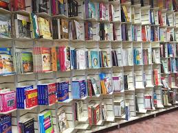 Bakkal ve marketlerde raflar nasıl olmalı? Kirtasiye Rafi Kirtasiye Raflari Kirtasiye Raf Duzeni Pleksi Kalemlikler Stationery Store Design Stationery Store Store Design