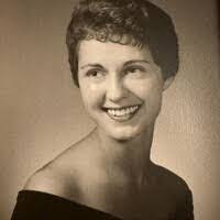 Vicki Dominiak's Instagram, Twitter & Facebook