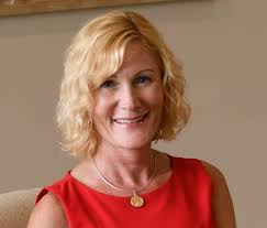 I'm for HIRE Y'ALL! Anyone looking for HELP? I am actively LOOKING for a  full-time remote position. I have been working from home for the last 2  years consulting and selling for