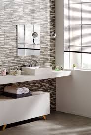 Microcemento en baños, duchas bañeras y zonas húmedas revestimiento sin obras antes, renovar el cuanto de baño solía estar asociado a reformas, roturas, escombros, suciedad, ruidos y problemas. Pared Ceramica Ceramicos Revestimientos Pared Banos Pisos Diseno De Banos Modernos Cocinas Y Banos Pisos De Cocina