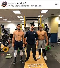 When aaron donald logged on to meet with local media for a video conference call thursday afternoon, reporters were greeted not only by him he stays active by working out in the dungeon, also known as the small home gym in the basement of his dad's house which he's been using since. Dov Kleiman On Twitter How The Heck Is Aaron Donald A Dt In The Nfl He S Whole Muscle Https T Co 8fznjptz3y