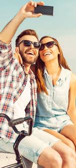 Cool Beautiful Young Couple Wearing Branded Shades Gafas De Sol Gafas Sol