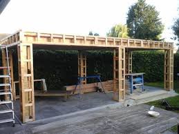 Open Buitenverblijf De Structuur Van Het Buitenverblijf Werd Geplaatst Met Geschaafde Douglas Palen En Sls Geschaafd Hout Pergola Garden Gazebo Backyard Patio