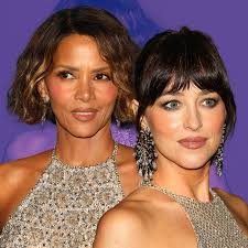 Fans Are Begging Kimberly Guilfoyle To 'Get Rid Of' Her Lip Filler And  Dramatic Dark Makeup After Posting New Selfies