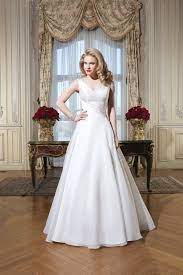 Justin Alexander 8773 The Criss Cross Effect On The Waist Really Highlights Yo Justin Alexander Wedding Dress Couture Bridal Gowns Wedding Dress Inspiration