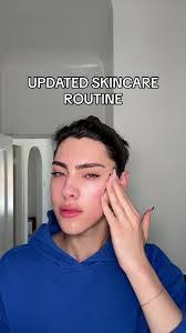 Aiden Crowder's Instagram, Twitter & Facebook