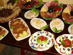 Vedeti mai jos mancaruri de post cu cartof. Reteta 10 Aperitive Festive Tabla De Sah Tartine Vesele Snitzele Si Salate