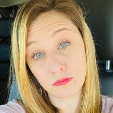 Kim Heatherly's Instagram, Twitter & Facebook