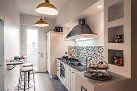 Per rendere una piccola cucina abitabile, funzionale e completa, il segreto è scegliere i colori adatti, arredi multifunzionali e seguire qualche piccolo accorgimento. 50 Idee Cucine Piccole Moderne Con Isola Ad U Open Space Arredare Cucina Piccola Start Preventivi