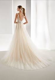 Check spelling or type a new query. Wundervolle Brautkleider Aus Der Kollektion Aurora 2019 Aus Dem Hause Nicole Spose Bei Audrey Weddi Hochzeit Kleidung Prachtiges Brautkleid Hochzeitskleid Elfe