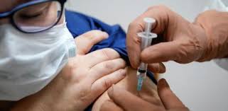 Johnson & johnson también anunció planes para ampliar si capacidad de producción global con el objetivo de proporcionar, sin fines de lucro, 1 billón de dosis de una vacuna segura y efectiva para. Johnson Johnson Detiene Los Ensayos De Su Vacuna Contra El Coronavirus