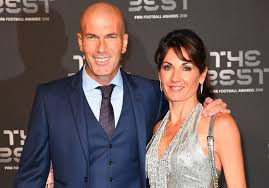 Claude is from concarneau, a town in finistere, and is two years older than her husband.she is of breton origin. Zidane Et Sa Femme Veronique Avec Mbappe Et Deschamps Pour Une Soiree De Champions Elle