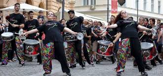 Culture at its best, featuring dozens of international art companies and europe's 2007 cultural capital, the beautiful city of sibiu. Festivalul International De Teatru Plaza35 Aparthotel Sibiu Romania