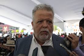 Mantiene Gobierno apoyo y orientación a migrantes ante amago de repatriación