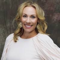 Laurie Hinton's Instagram, Twitter & Facebook