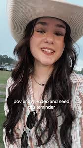 Hannah Meeks's Instagram, Twitter & Facebook