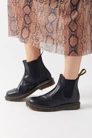 When you put on a pair of doc martens, you have an individual style that is unique to you. Dr Martens 2976 Smooth Chelsea Boot Chelsea Boots Boots Doc Martens Women