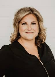 Terri Tuttle's Instagram, Twitter & Facebook