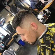 Jika modelnya adalah menggundul sebagian rambut kepala dan meninggalkan sebagian lainnya, maka disebut qaza' dan itu terlarang. Gaya Rambut Pendek Cowok Dan Namanya Seremban B