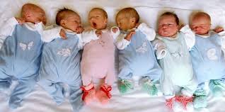 Der erstgeborene zwilling wurde sofort in das untersuchungszimmer für neugeborene gebracht. Medizinische Sensation In Hongkong Neugeborenes Baby Mit Zwillingen Schwanger News De