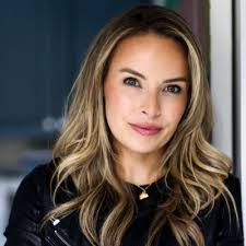 Sharon Costanzo's Instagram, Twitter & Facebook