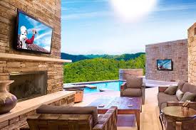 Everything you need to know about outdoor movies theaters, backyard theaters, diy outdoor theaters. Outdoor Home Theater Summer Nights A Movie Einteractive