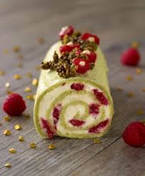 Buche Pistache Framboise Et Fleur D Oranger La Recette Facile Gateaux Et Desserts Dessert Noel Patisserie