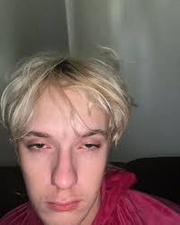 Andrew Everhart's Instagram, Twitter & Facebook