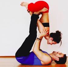 This Yoga Couple S Instagram Defines Relationshipgoals Couples Yoga Poses Partner Yoga Poses Couples Yoga
