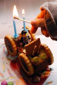 Un Jour Un Livre Bon Anniversaire 40 Gouters De Reve Faciles A Realiser Au Menu Et Une Bien Drole D Auto A Devorer Bon Anniversaire Artisanat De Nourriture Pour Enfants Idee Gateau