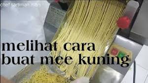Cara membuat mie ayam jamur: Cara Buat Mee Kuning Mee Kuning Sayur Chef Man Belajar Buat Mee Kuning Youtube