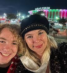 Gretchen Wendt's Instagram, Twitter & Facebook